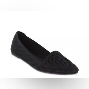 Mia Corrine Flat